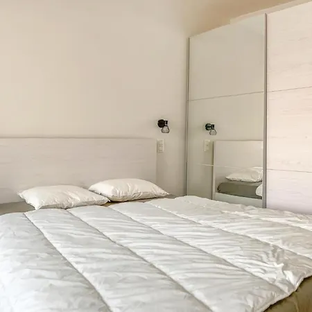 2 Bedroom Stunning Apartment In Oostende Exterior foto