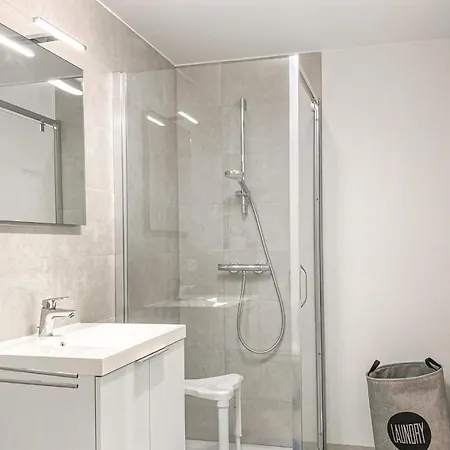 2 Bedroom Stunning Apartment In Oostende Exterior foto