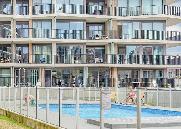 2 Bedroom Stunning Apartment In Oostende