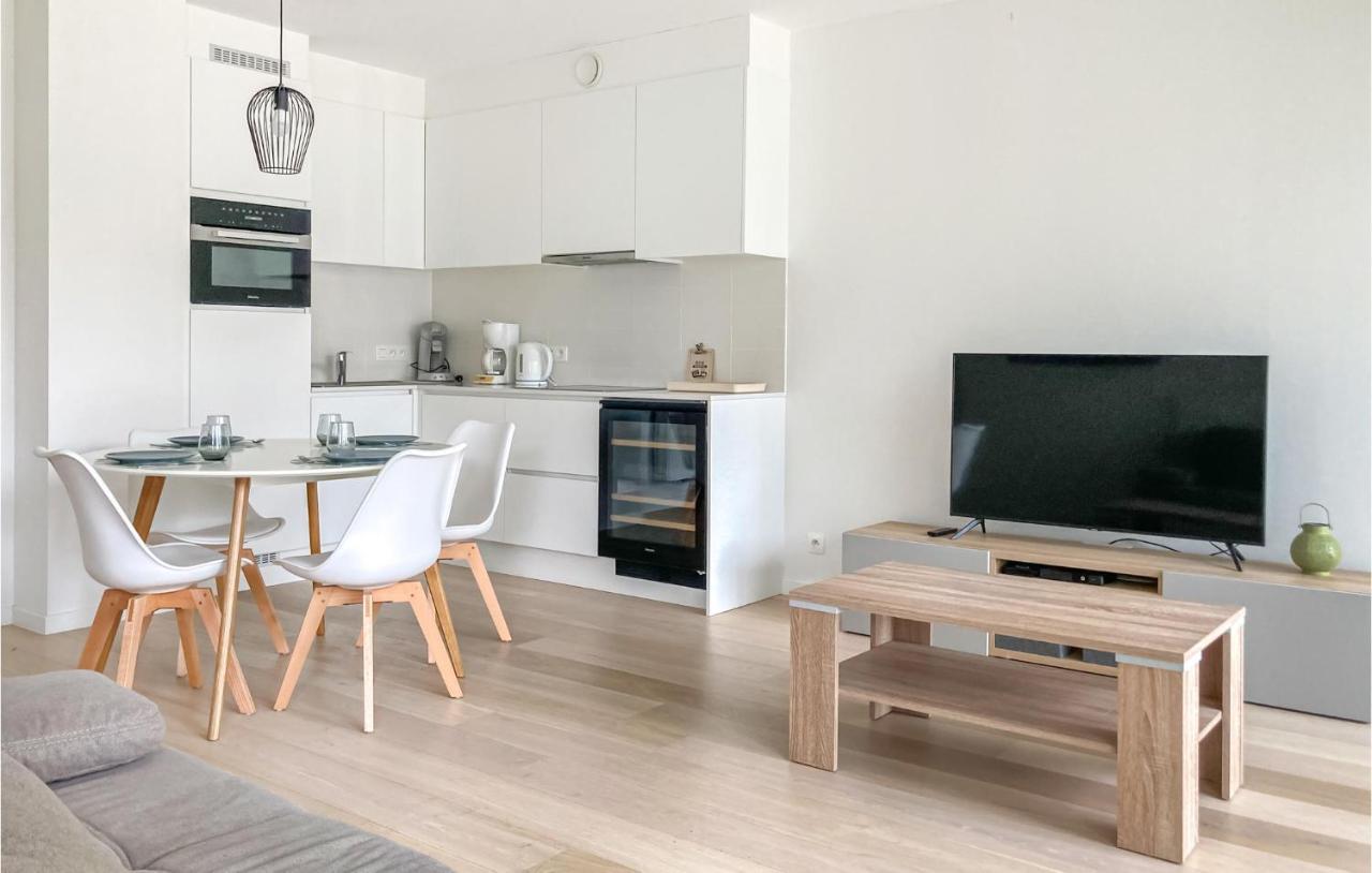 2 Bedroom Stunning In *
